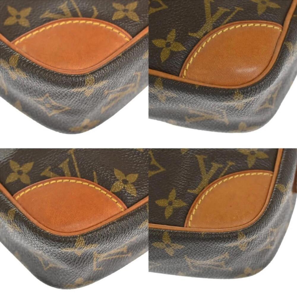 LOUIS VUITTON Monogram Trocadero 24
Crossbody Bag - Picture 9 of 10